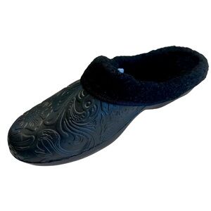 Black Lined & Lightweight Comfort
Clog Foam Resin Clogs.Like New